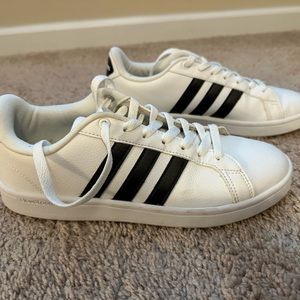 Adidas Sneakers